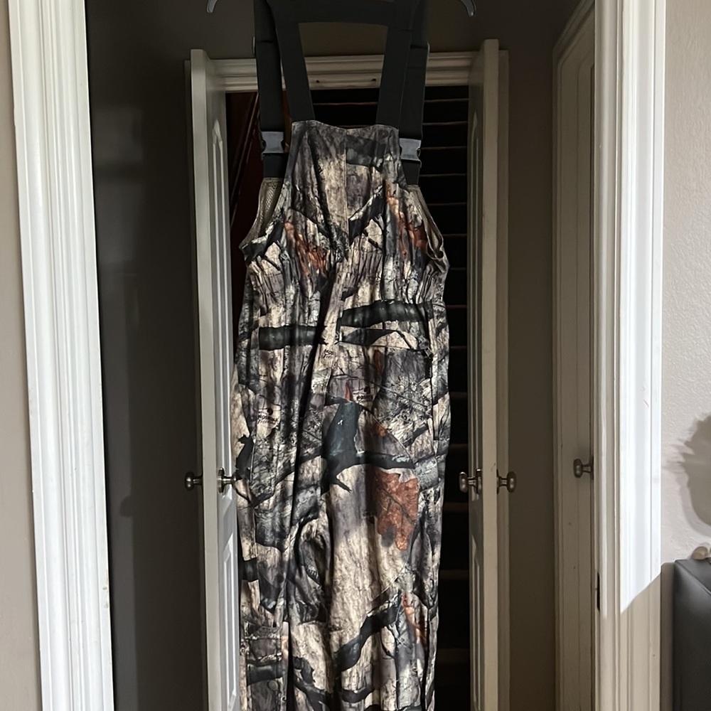 Cabela’s Dry Plus Fit bib overalls size S Mossy Oak